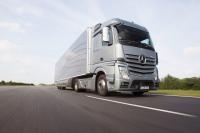 IAA 2012: Aerodynamics rigid truck and truck and trailer combination from Mercedes-Benz
