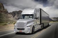 Freightliner Inspiration Truck стал первым допущенным на дороги автономным грузовиком