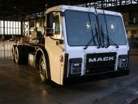 Mack представил первый гибридный грузовик с турбинным генератором
