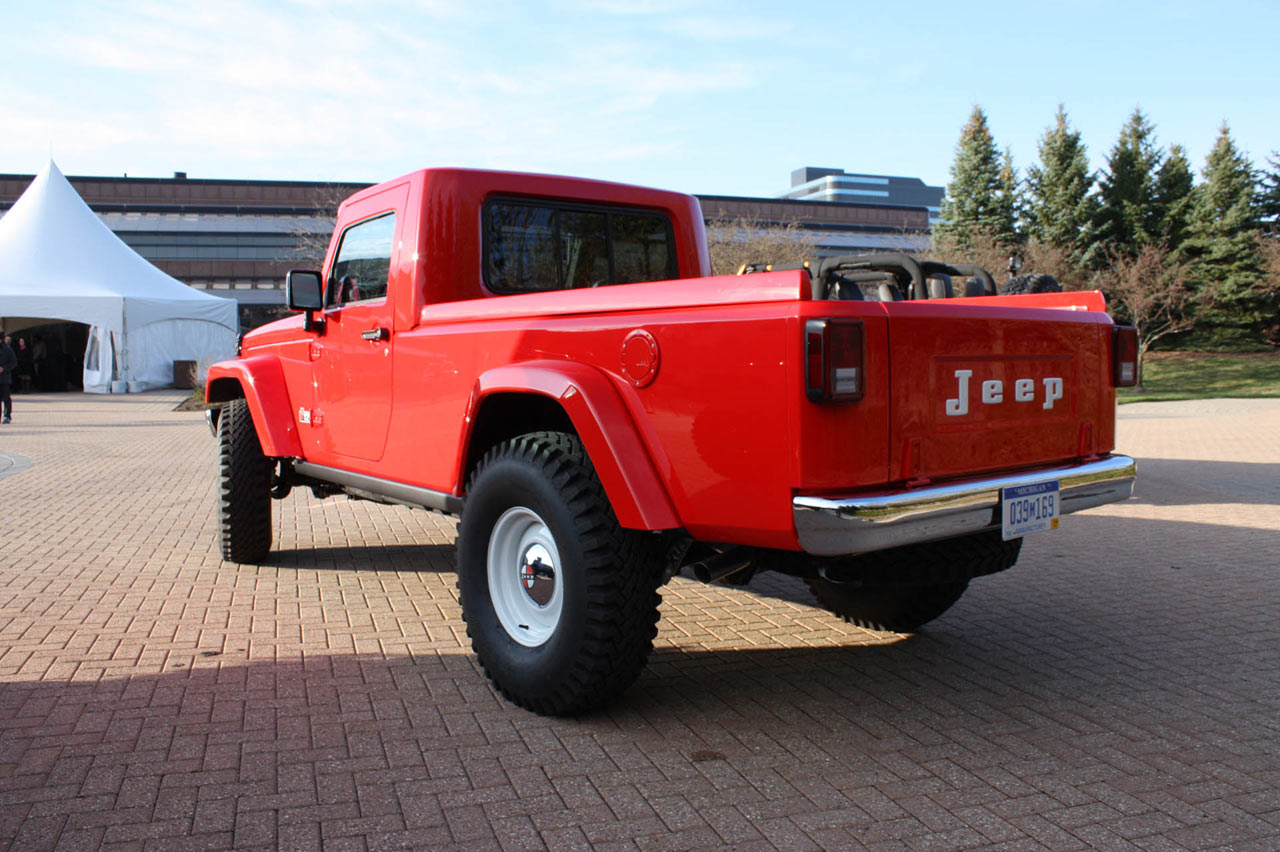 Jeep J20 Bench Seat Wagoneer Cherokee Low Back Bucket J10 Jeep Unveils 2 Concept Pickups At The Easter Safari