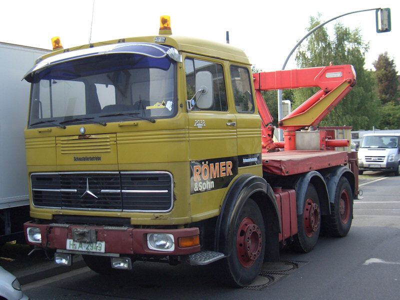 Crack pot Illusion Grader celsius Mercedes-Benz LP heavy range 15-22 tons (Commercial vehicles) - Trucksplanet